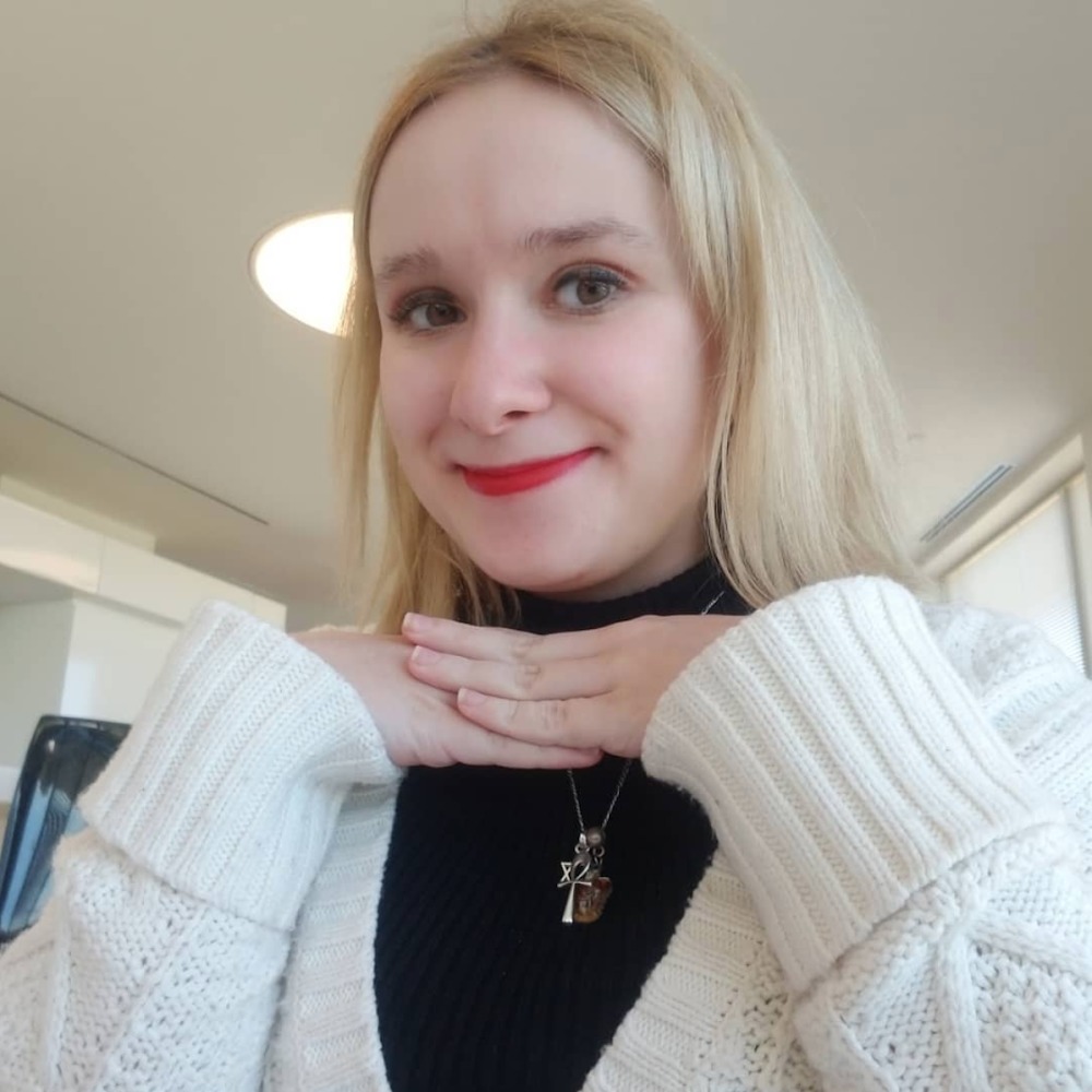 Meet your Posher, Cait